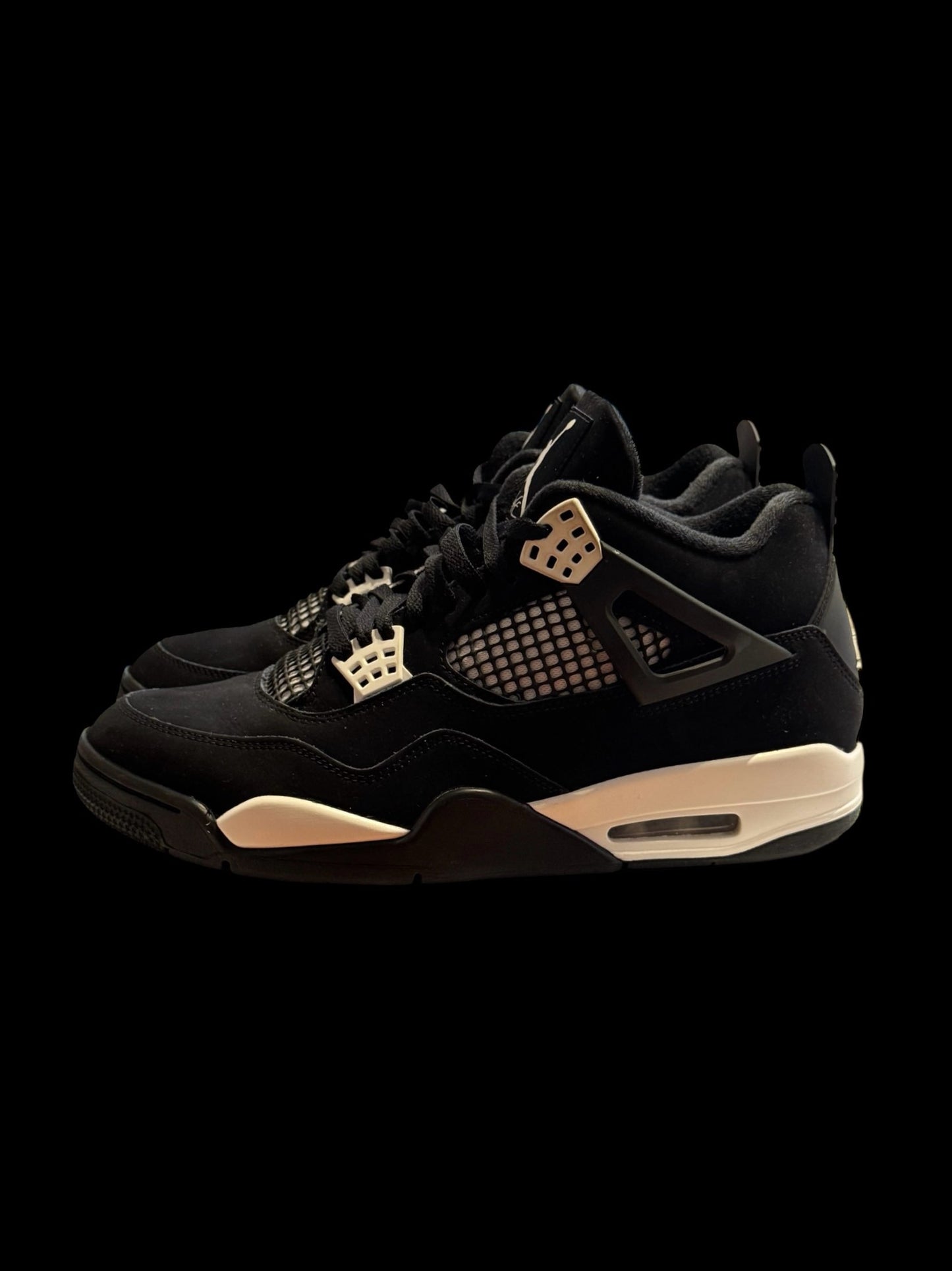 Preowned White Thunder 4s size 11