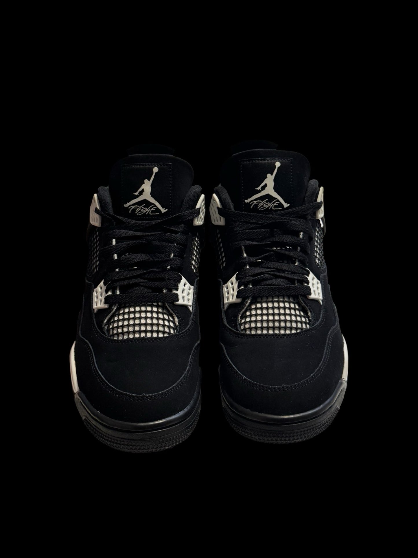 Preowned White Thunder 4s size 11