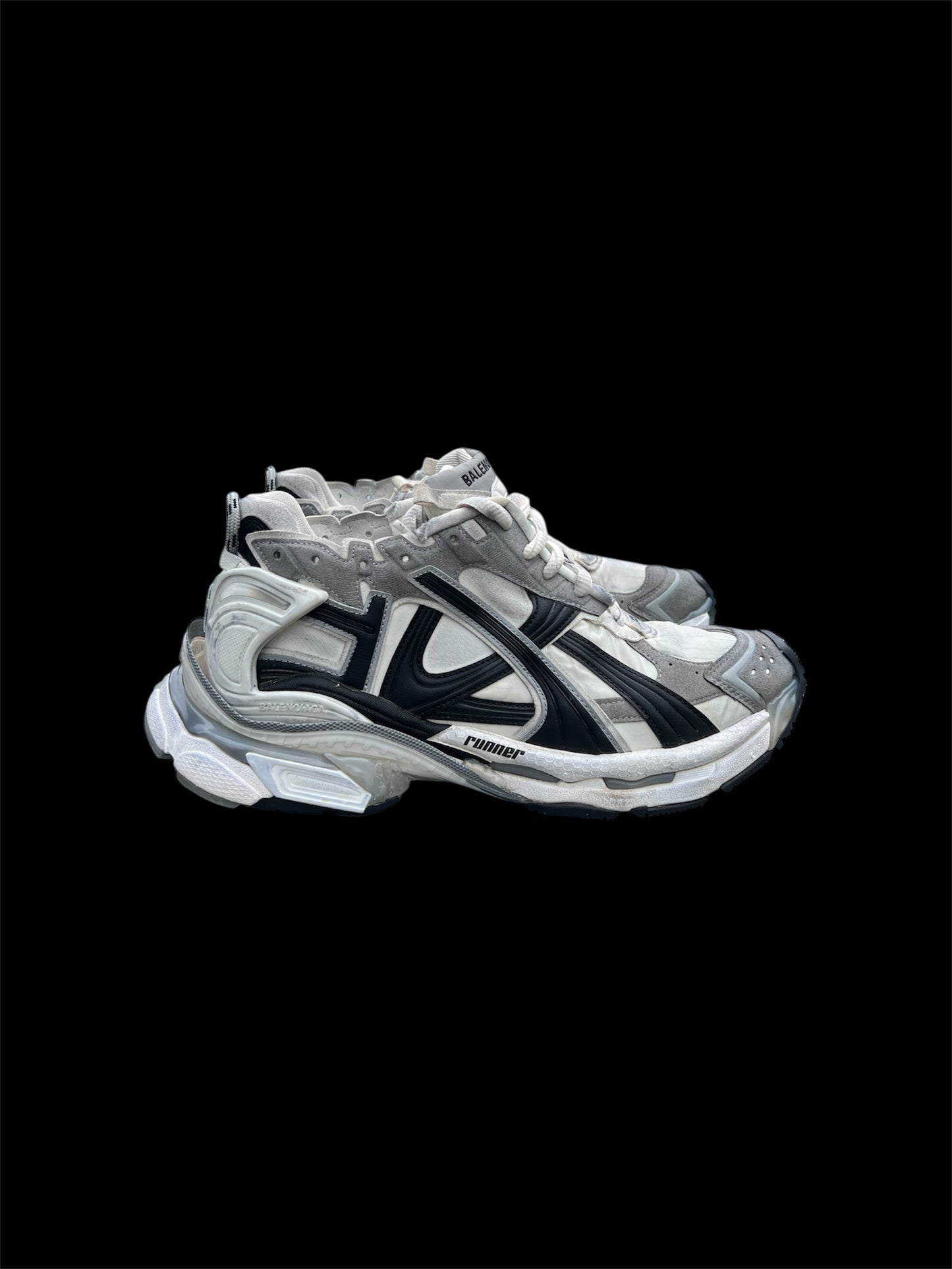 Preowned Black/White Balenciaga Runners size 45 (fits 12-13)