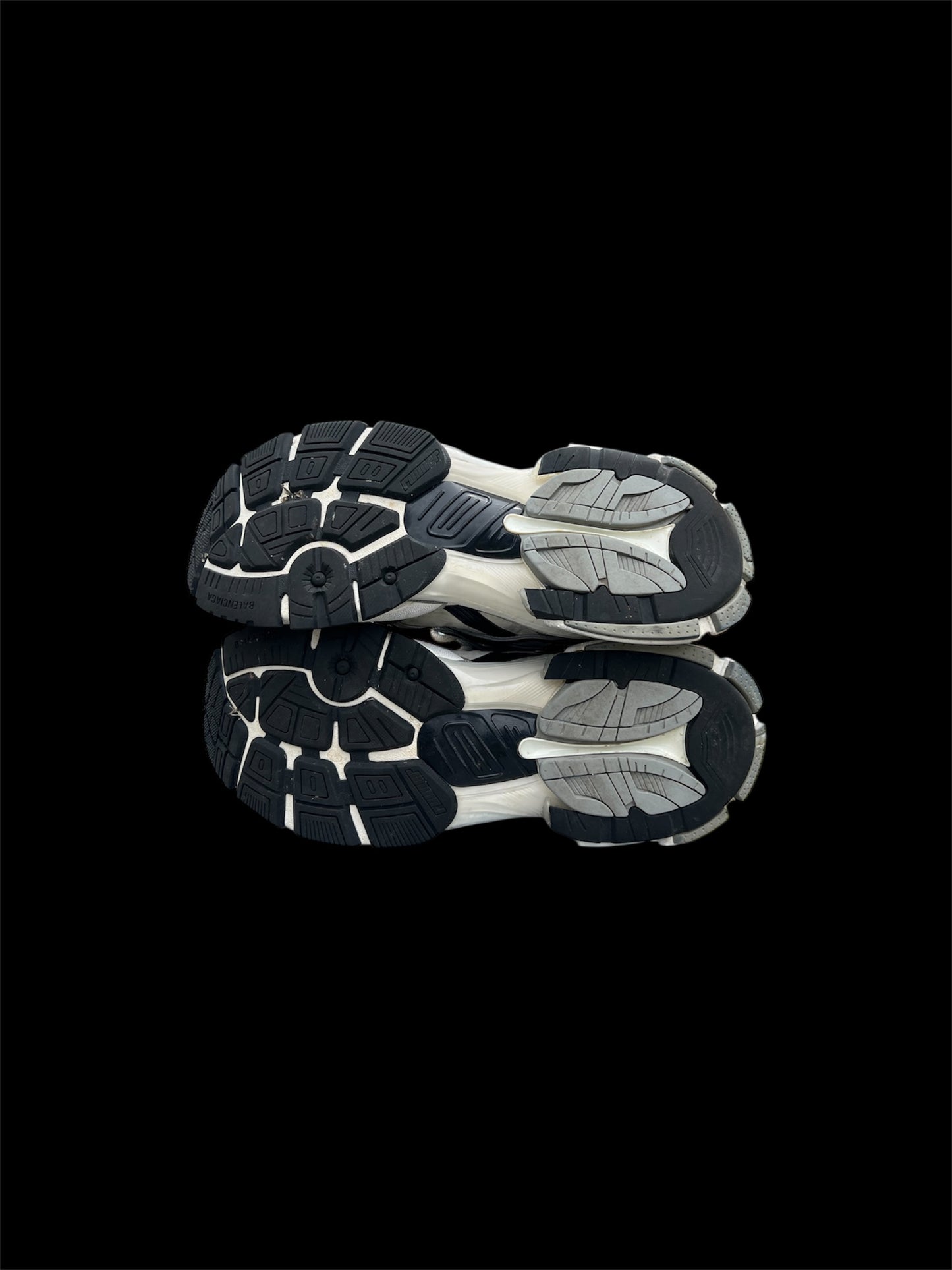 Preowned Black/White Balenciaga Runners size 45 (fits 12-13)