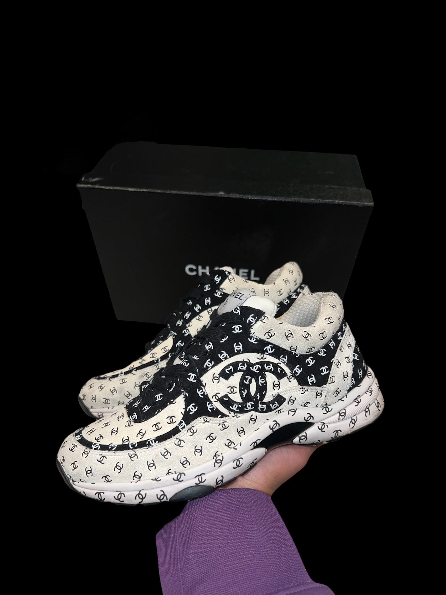Preowned Chanel Runners size 38 (fits 8W-8.5W)