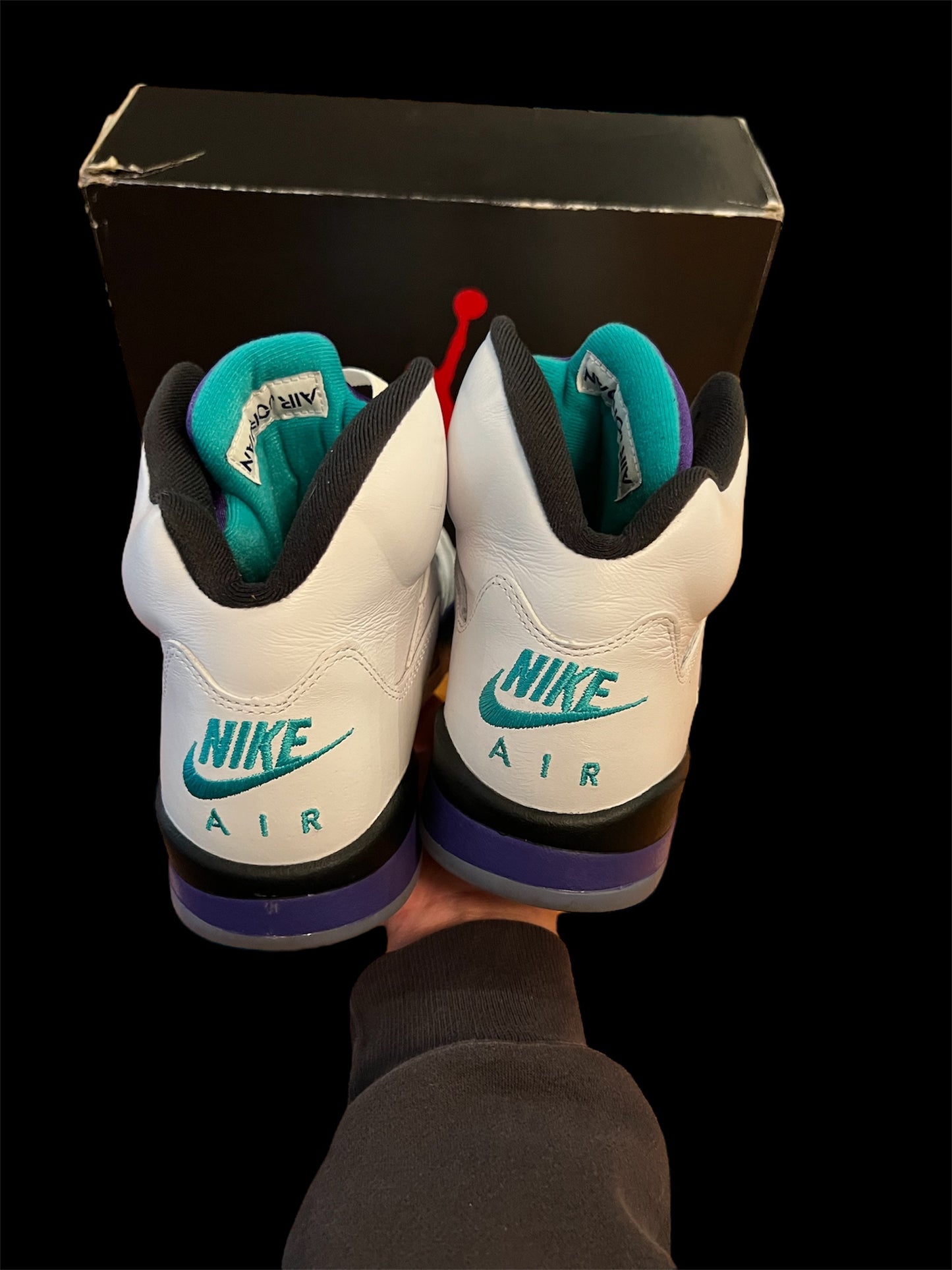 Preowned Grape 5s size 10.5