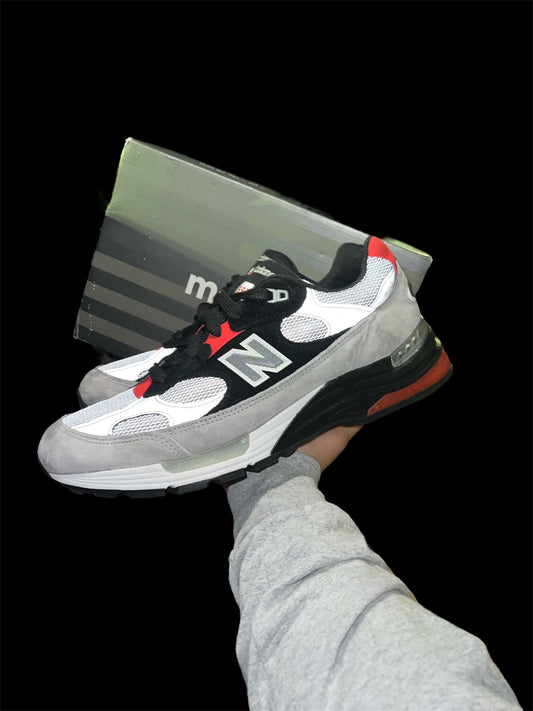 Preowned New Balance DTLR x 992 Made in USA Discover & Celebrate size 11.5