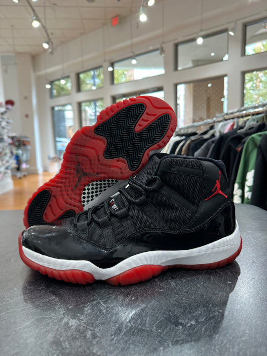 Preowned Bred 11s (2012) size 10