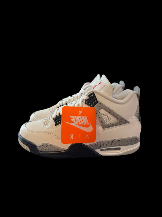 Preowned (Tried On) White Cement 4s size 8.5)