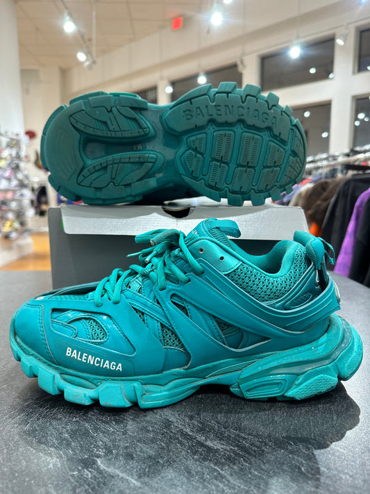 Preowned Balenci Tracks size 42