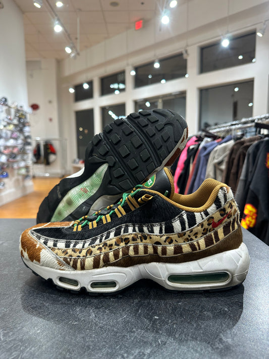 Preowned Animal Pack Max 95s size 11