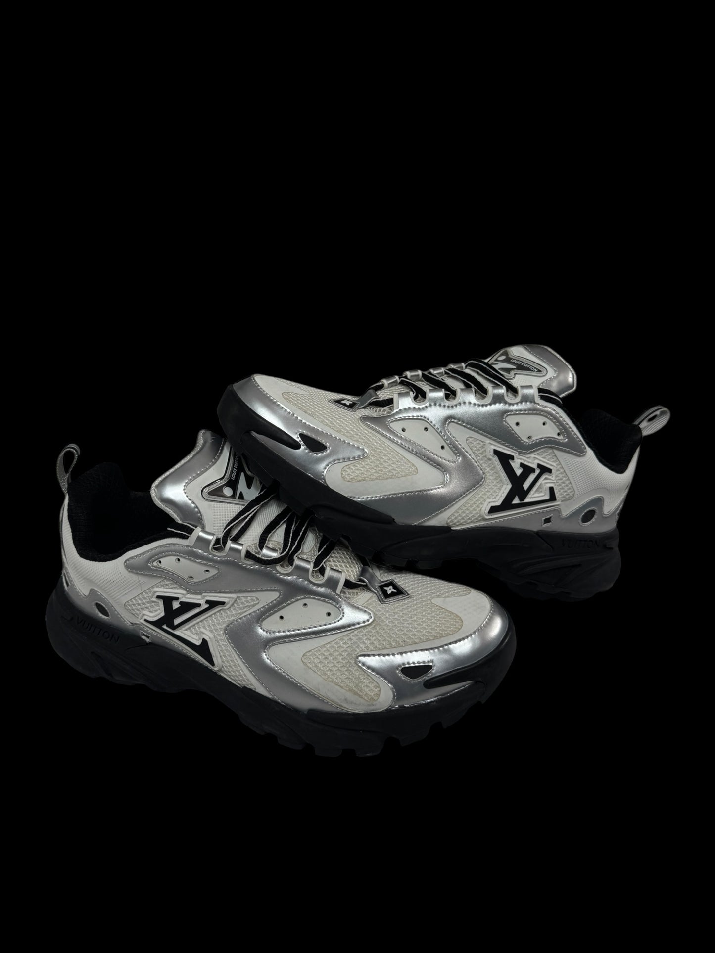 Preowned Louis Vuitton Silver Tactics size 12 (fits 13-14)
