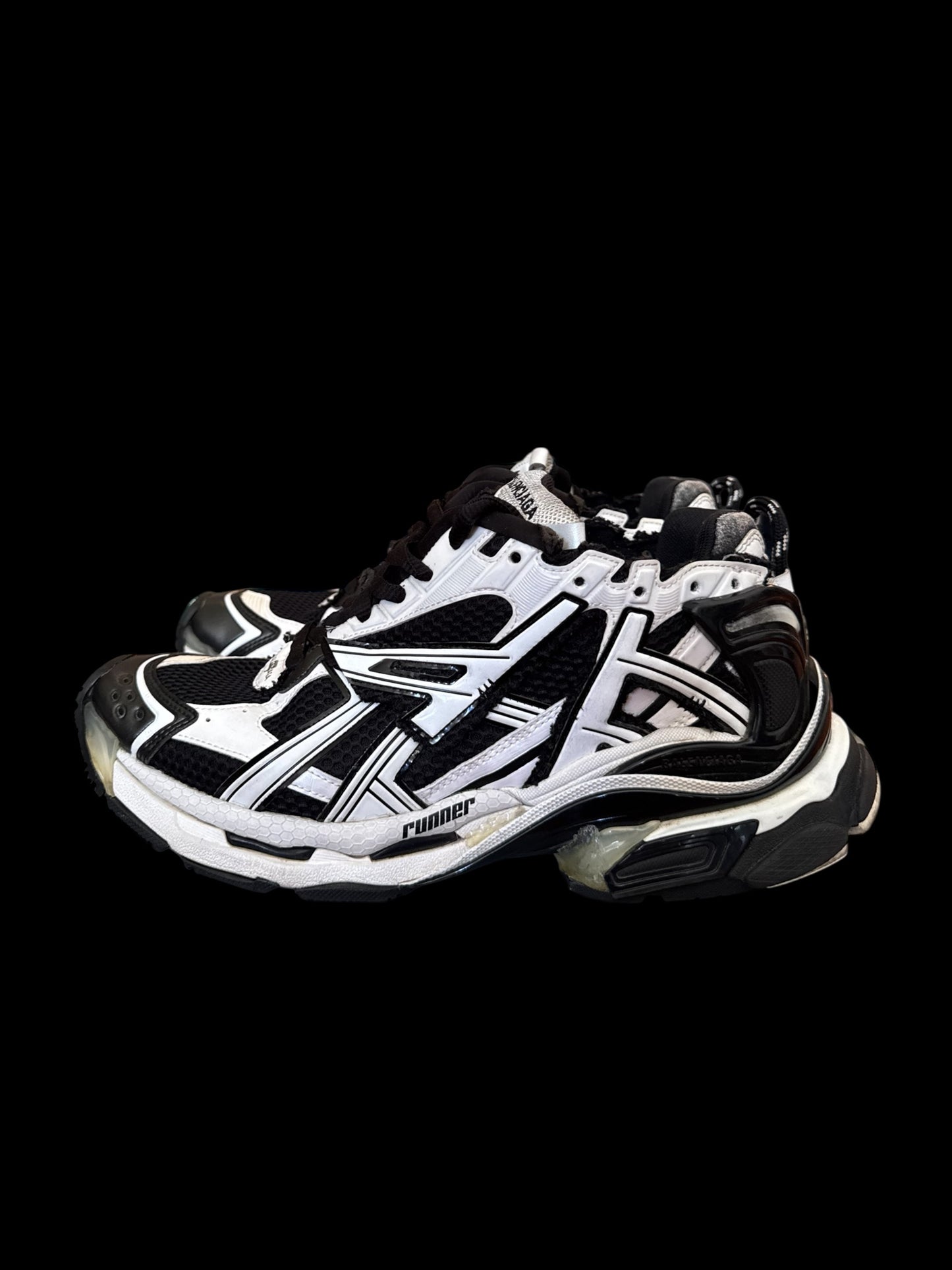 Preowned Black/White Balenciaga Runners size 43 (fits 10-10.5)