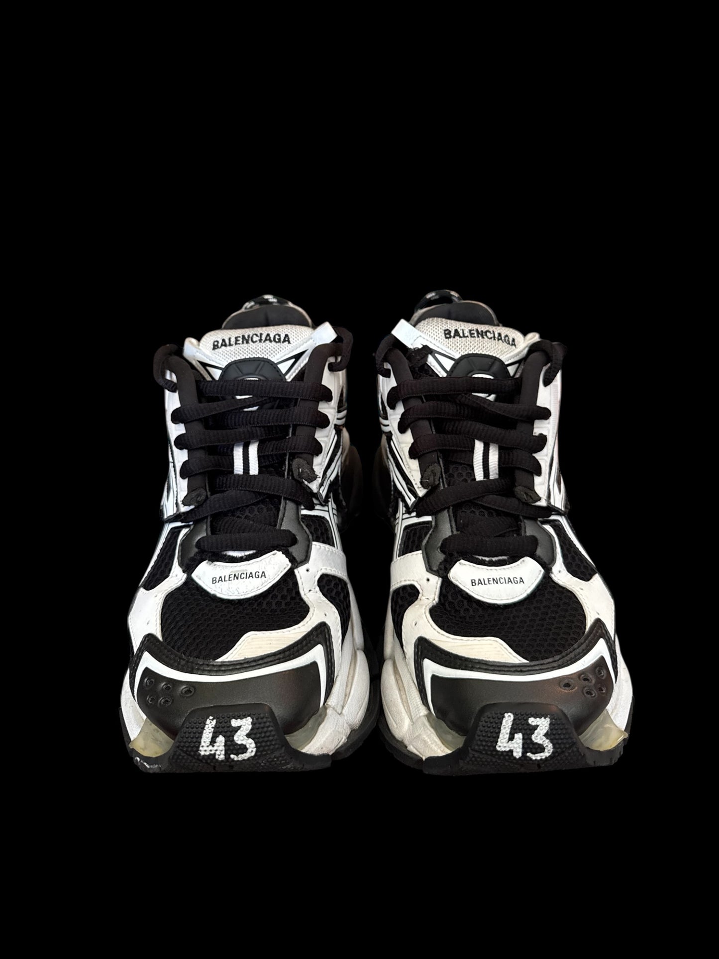 Preowned Black/White Balenciaga Runners size 43 (fits 10-10.5)