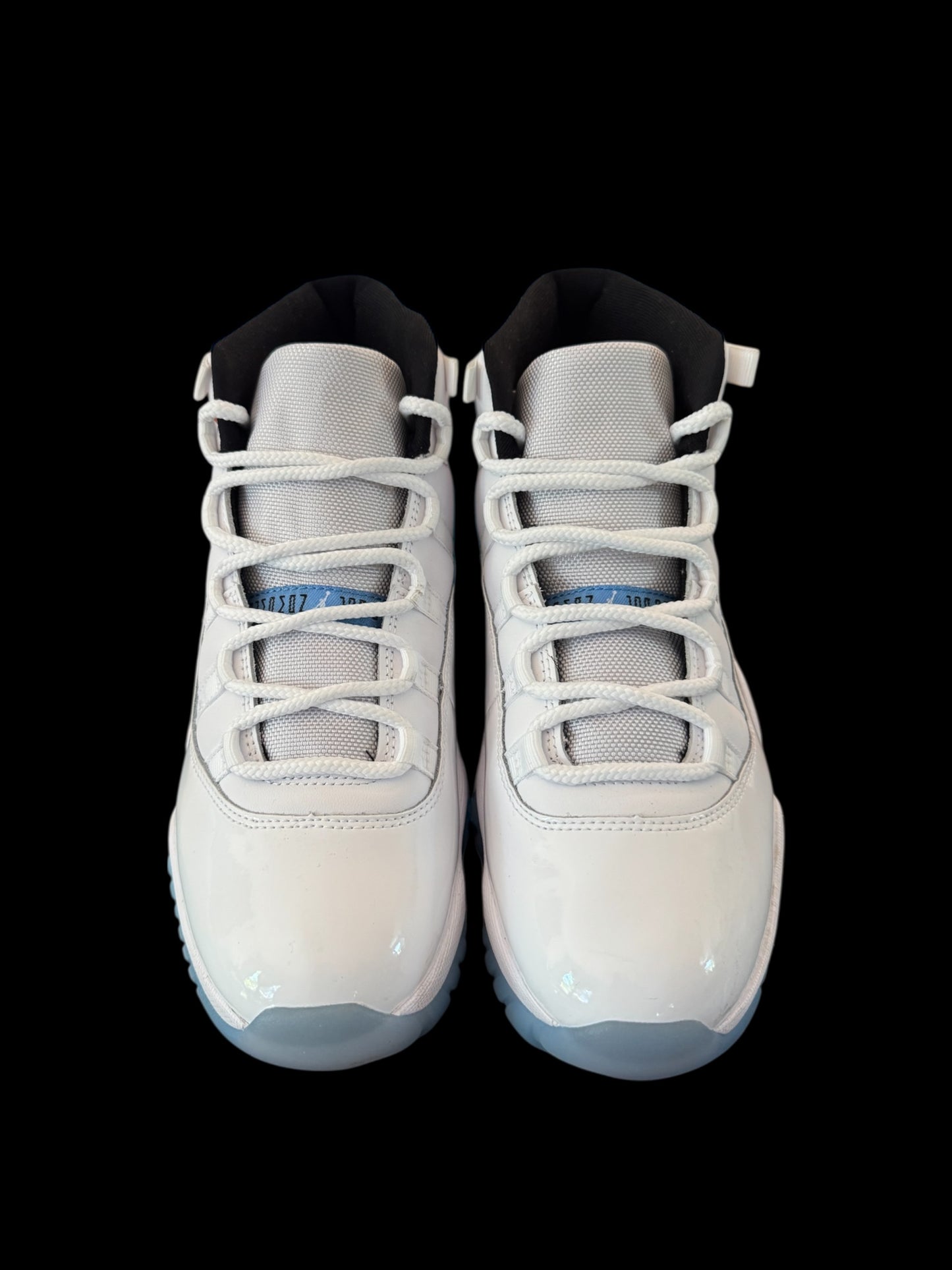 Preowned Legend Blue 11s size 9
