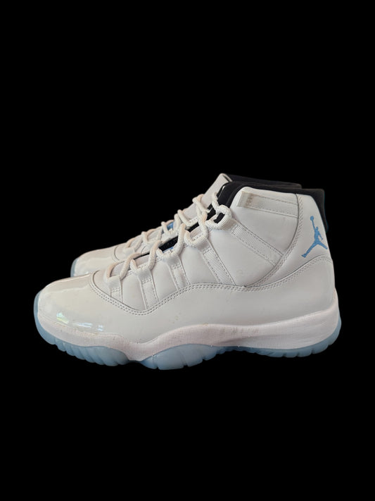Preowned Legend Blue 11s size 9